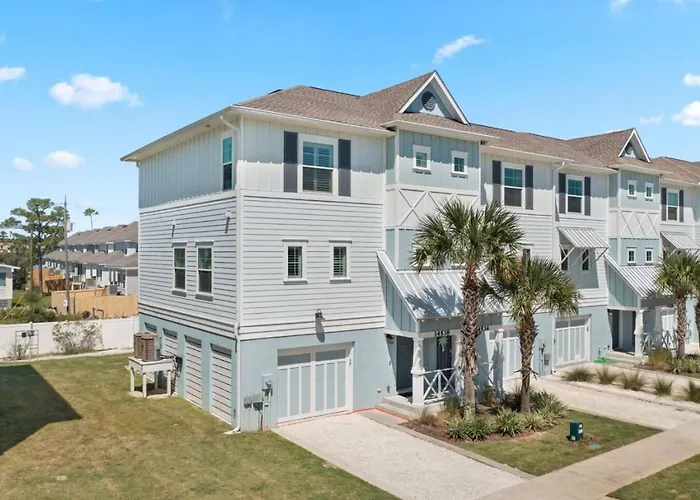 Pool, Club, Spacious 2bd, Sleeps 8 *
