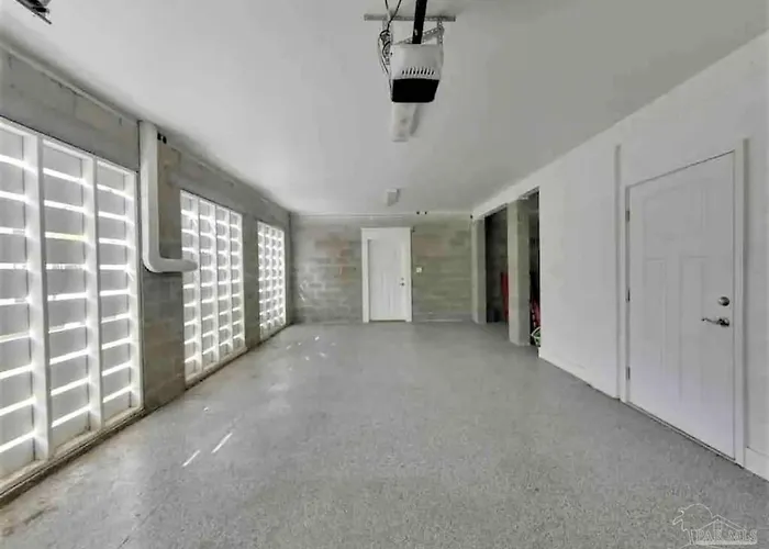 Pool, Club, Spacious 2bd, Sleeps 8