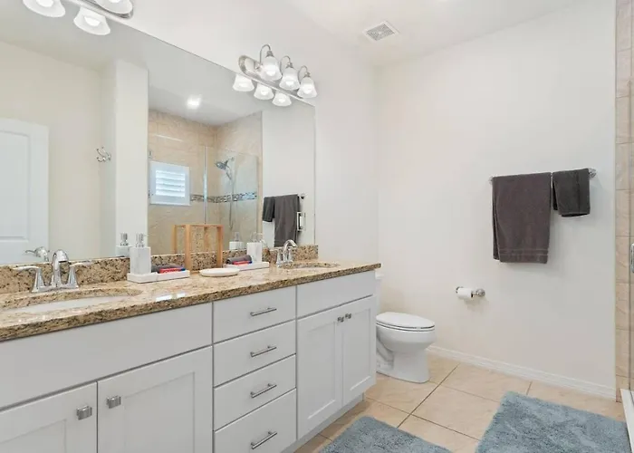 Pool, Club, Spacious 2bd, Sleeps 8 * Pensacola