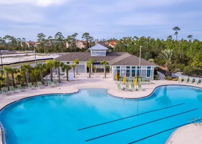 Pool, Club, Spacious 2bd, Sleeps 8 Holiday home Pensacola